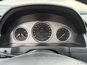 Mercedes-Benz Klasa C W204 1.8 2008r Kombi Avantgarde - 19