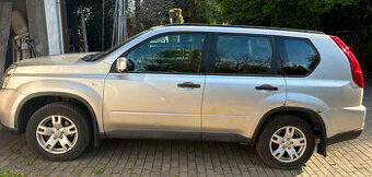 Do sprzedania Nissan X-Trail II (T31) z 2007 roku z uszkodzo
