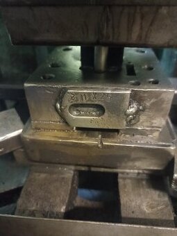 Wykrojnik do produkcji ucha do słupków ogrodzeniowych