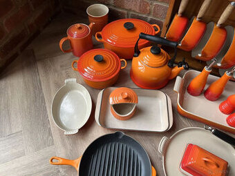 Zestaw garnków żeliwnych Le Creuset w kolorze pomarańczowym,