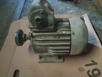 silnik 3 fazowy 380 v sprawny z pompy stan bdb polecam cana