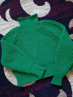 Ciepły sweter z golfem