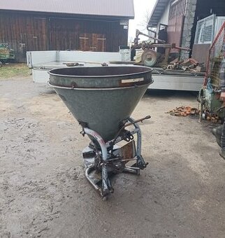 Rozsiewacz nawozów polski lejek z nadstawką