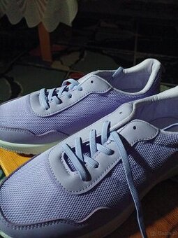 Nowe buty sportowe damskie, jasny wrzos