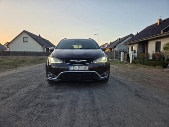 Chrysler pacyfika