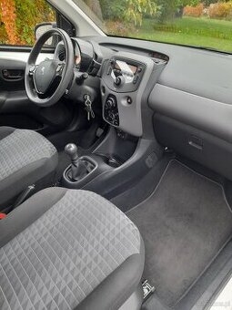 Peugeot 108 1,0 benzyna