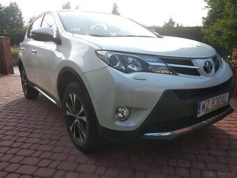 Toyota RAV4 z 2014 r. 4WD bezwypadkowa