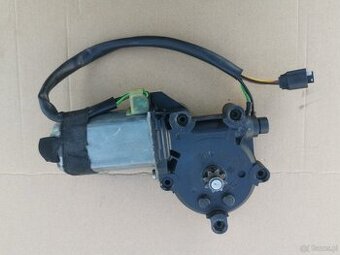 Mercedes R129 silniczek szyby 0130821328