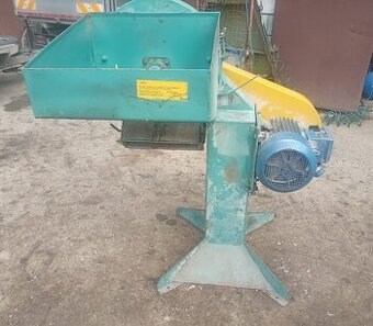 Śrutownik bijakowy z silnikiem 7,5kW Magrotex