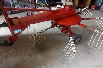 Zgrabiarka karuzelowa Pottinger 300