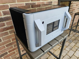 PS Audio P20 ( Price: 2500 EUR )