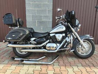 Suzuki intruder motor motocykl chopper kruzer