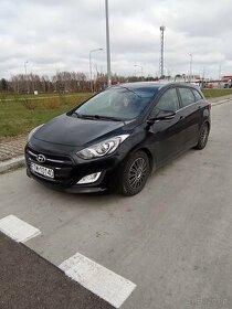 Hyundai i30 kombi czarny,136 km
