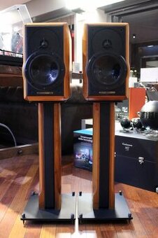 Sonus faber ELECTA AMATOR 1+ stands ( Price :1900 EUR )