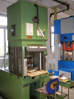 Prasa hydrauliczna H4SP - 300 - 1