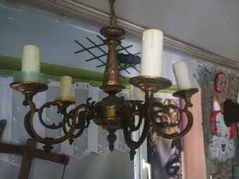 Antyczny mosiężny żyrandol