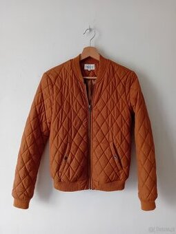 Kurtka bomberka pikowana