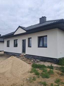 Dom parterowy o pow. 95.91m2, działka 459m2, Piotrów