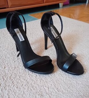 Czarne szpilki Steve Madden