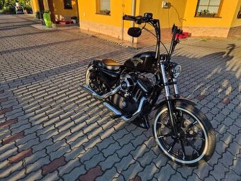 Harley-Davidson Iron XL883N – CHOPPER, KTÓRY PRZYCIĄGA SPOJR - 1