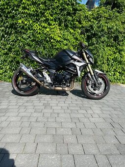 Suzuki GSR 750