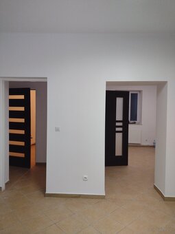 Duży lokal na parterze