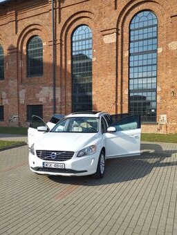 Volvo XC60 2.0 T5 B KAMERA COFANIA CZUJNIKI PARKOWANIA NAVI