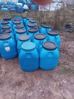 Sprzedam BECZKI-plastikowe 60l po spozywce-kiszenia kapusty