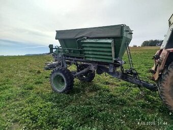 Rozsiewacz do nawozów i wapna
