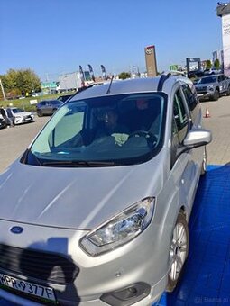 Sprzedam Forda Tourneo  Courier z 2018 r