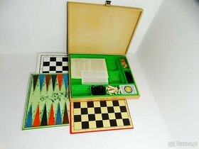 Zestaw gier w drewnianym pudełku - szachy, warcaby karty i p - 1