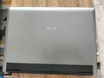 Laptop ASUS w pełni sprawny nie za miliony.