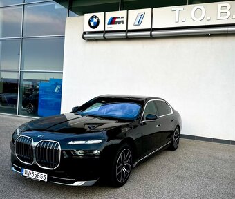 Oferuję na sprzedaż luksusowe BMW 750e xDrive – 96.000 €