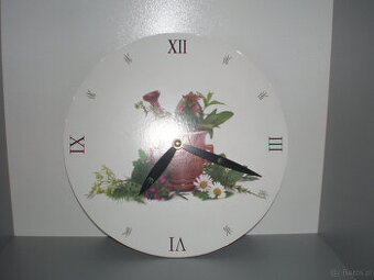 Sprzedam zegar wiszący do kuchni, średnica 25 cm.