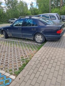Mercedes E 200 W 210
