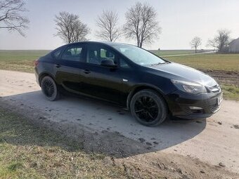 Opel Astra j z 2016r sil 1,4 turbo plus lpg