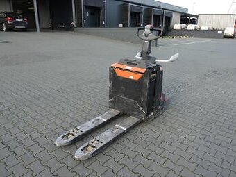 Wózek paletowy elektryczny Toyota LPE200 (BT Levio)