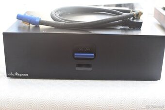 Audience Adept Response AR12 - (Price: 1500 EUR)