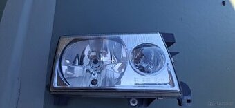 Lampy przednie Nissan Terrano 2
