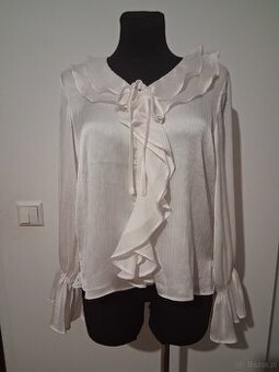 Elegancka biała bluzka M
