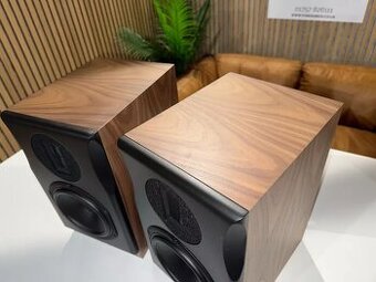 Neat Majistra Speakers