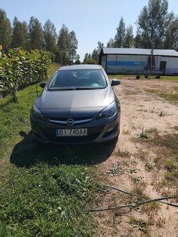 Sprzedam samochód Opel Astra J 2018r.