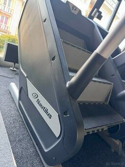 Nautilus K2 Stair Climber – uszkodzony wyświetlacz, na częśc