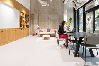 Znajdź własne biurko i zabierz się do pracy Spaces Koneser