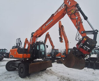 Używana koparka kołowa Doosan DX170W z głowicą