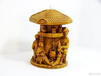 Ozdobna, rzeźbiona, duża i ciężka świeca o wysokości 28 cm i