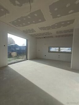 Nowoczesny dom w zabudowie bliźniaczej – 91 m²,Chełmce