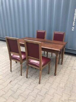 Stylowy stół z krzesłami