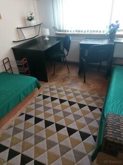 Wynajmę Uczniom / Studentom pokój z kuchniąą