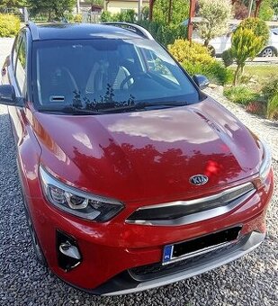 KIA    STONIC